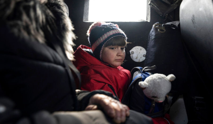 Ουκρανία: Επέστρεψαν στη Χερσώνα 24 παιδιά που είχαν εκτοπισθεί στη Ρωσία