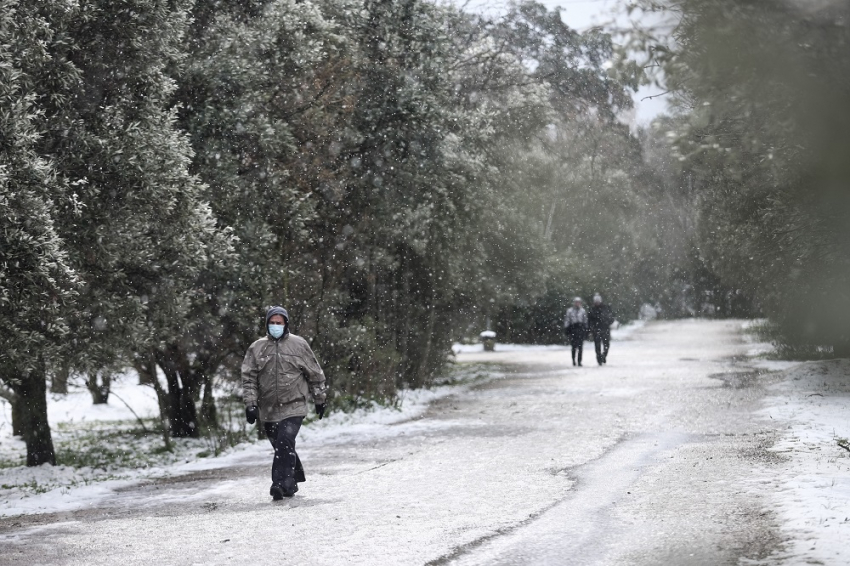 Σφοδρές χιονοπτώσεις φέρνει το δεύτερο κύμα της κακοκαιρίας «Μήδεια» - Χιόνια και στο κέντρο της Αθήνας