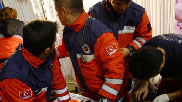 Σεισμός τρόμου στην Τουρκία: Δεκάδες νεκροί, εκατοντάδες τραυματίες