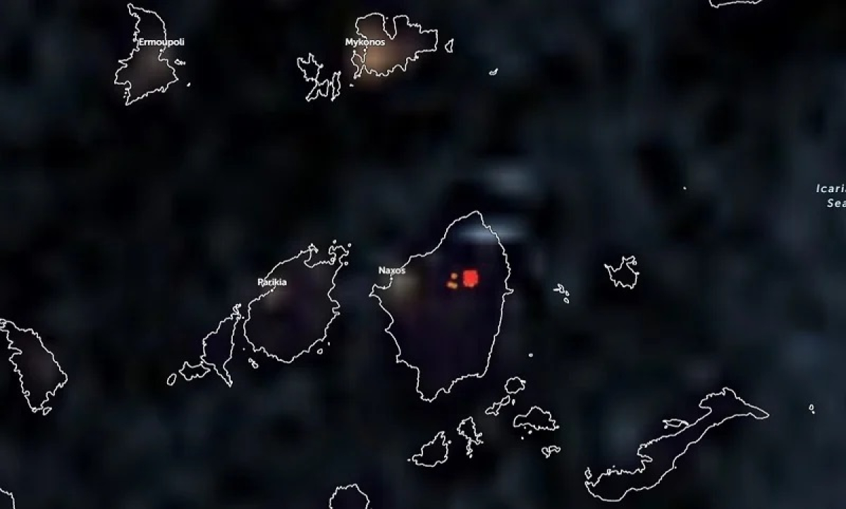 Φωτιά στη Νάξο: Έσπασε στα δύο το μέτωπο - Τι δείχνει ο δορυφόρος της NASA