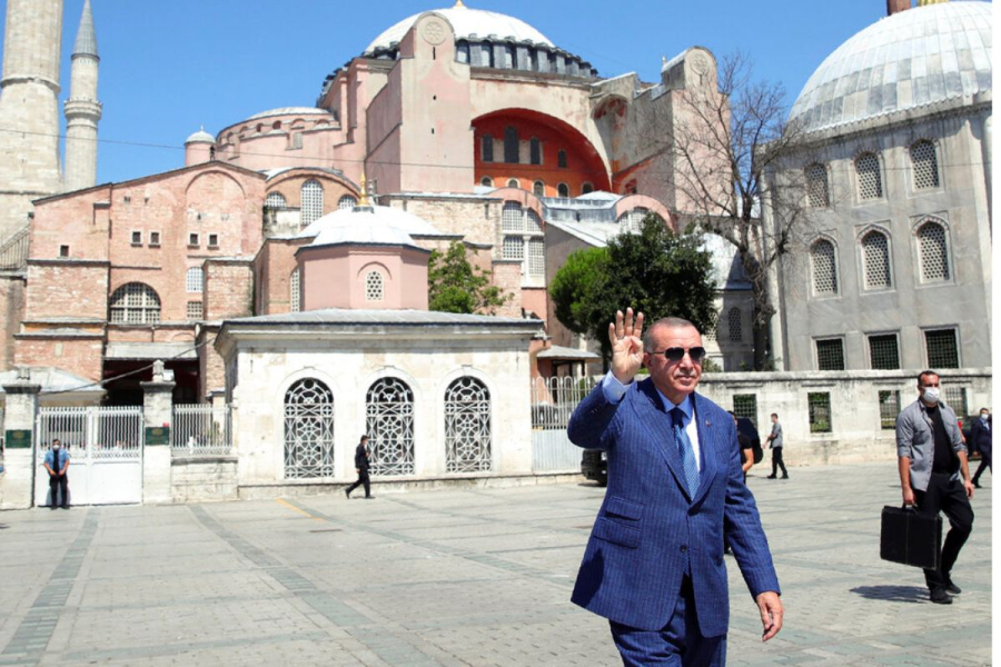 Στήνει «φιέστα» στην Αγιά Σοφιά ανήμερα της Άλωσης ο Ερντογάν - Ουρές για την πρωινή προσευχή