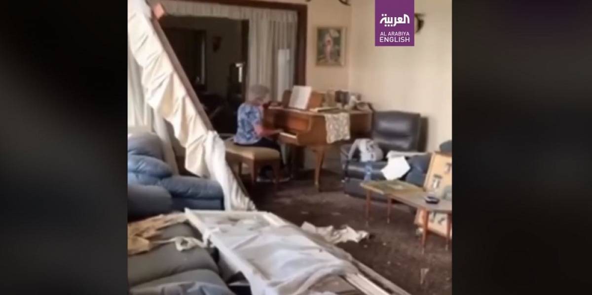 Λίβανος: Συγκλονίζει η γιαγιά που παίζει πιάνο στο κατεστραμμένο από την έκρηξη σαλόνι της