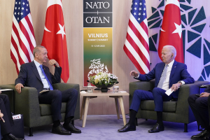 Θρίλερ με τη συνάντηση Ερντογάν - Μπάιντεν: Το Bloomberg λέει ότι θα γίνει, ο Λευκός Οίκος διαψεύδει