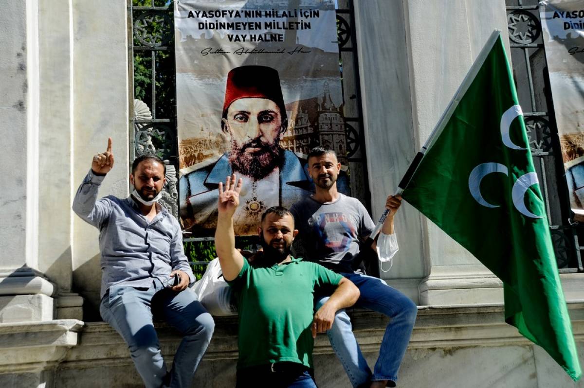Δήμος Βερύκιος στο iEidiseis: Με τη συνδρομή της «Μουσουλμανικής Αδελφότητας» η Τουρκία