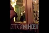 Λέσβος: Κρανοφόροι με ρόπαλα έκαναν ελέγχους και επιτέθηκαν σε θαμώνες μαγαζιού (video)
