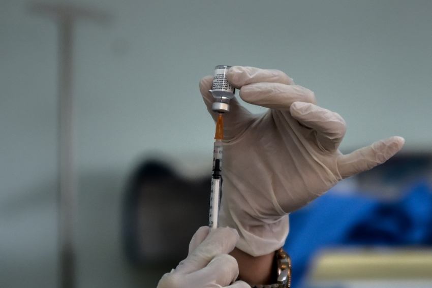 Παραστατίδης: Γιατί είναι αναγκαίος ο εμβολιασμός και τις Κυριακές