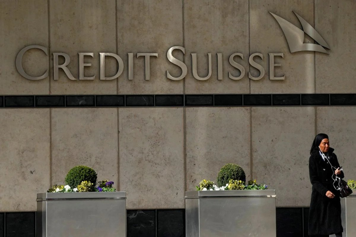 Έρευνα σε Credit Suisse και UBS για το αν βοήθησαν Ρώσους ολιγάρχες
