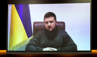 Ζελένσκι σε ΝΑΤΟ: Ζητώ στρατιωτική βοήθεια χωρίς περιορισμούς - Μας ρίχνουν βόμβες φωσφόρου