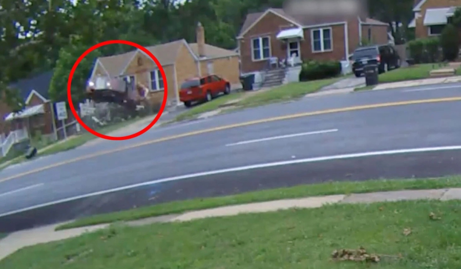 Ασύλληπτο βίντεο: Αυτοκίνητο εκτοξεύεται στον αέρα με 160 χλμ/ώρα και καρφώνεται σε σπίτι