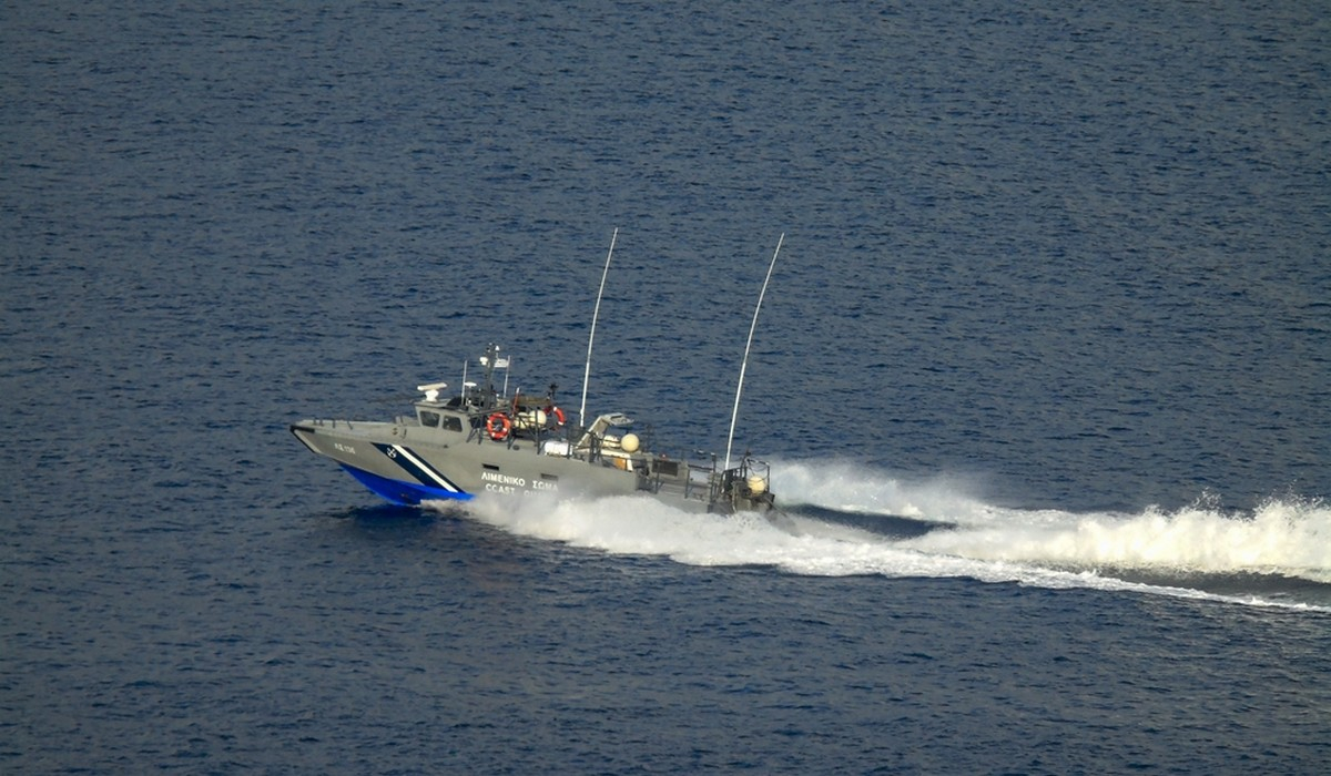 Ακυβερνησία δύο σκαφών σε Κουφονήσια και Σαρωνικό