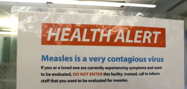 Συναγερμός στη Βρετανία για κρούσματα ιλαράς σε παιδιά - Συστάσεις για «εξαιρετικά μολυσματική ασθένεια»