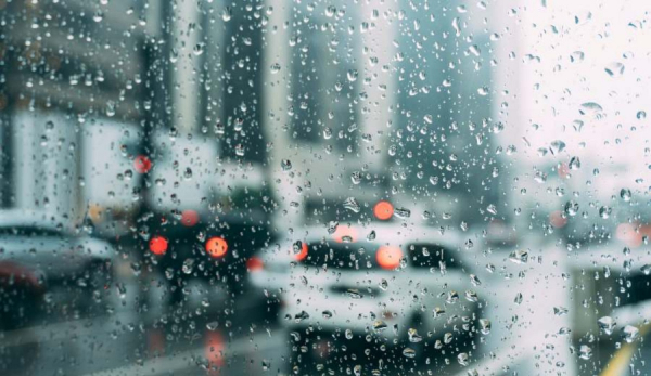 Meteo: Βροχές και καταιγίδες στην Αττική - Χαλαζοπτώσεις στο Αιγαίο