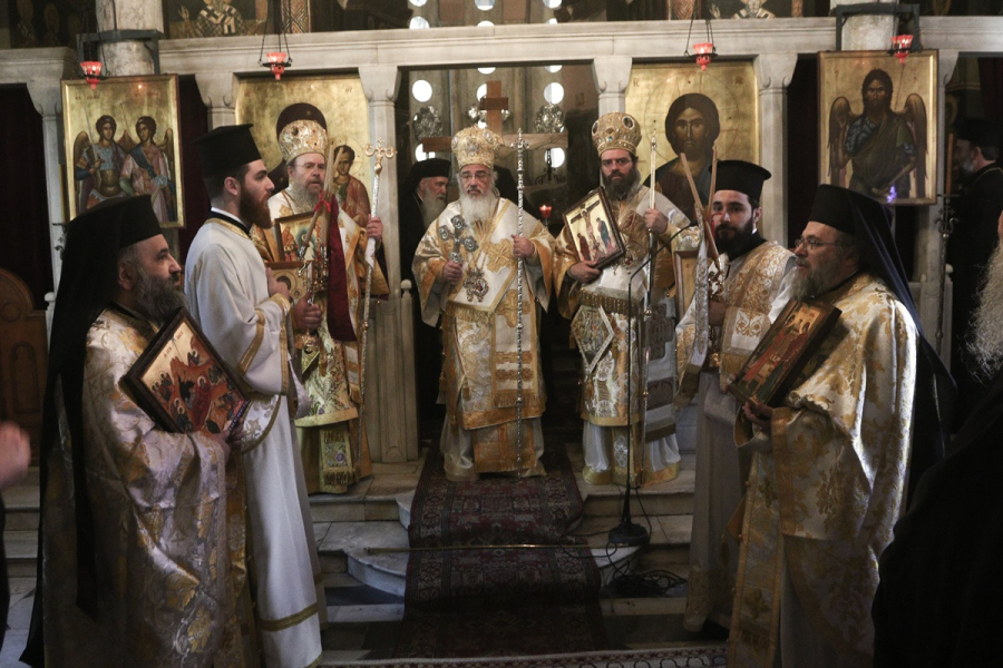 Κυριακή της Ορθοδοξίας: Η Εκκλησία έσπασε παράδοση δεκαετιών - Στη Μονή Πετράκη χωρίς πολιτικούς η Θεία Λειτουργία