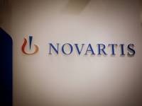 Novartis: Κόντρα ΝΔ - ΣΥΡΙΖΑ για τη μετάφραση του εξωδικαστικού συμβιβασμού