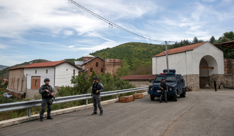 Σερβία: Μειώνει τις στρατιωτικές τις δυνάμεις στα σύνορα με το Κοσσυφοπέδιο