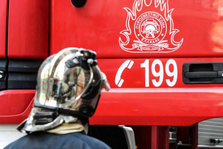 Ηράκλειο: Δύο οχήματα τυλίχθηκαν στις φλόγες