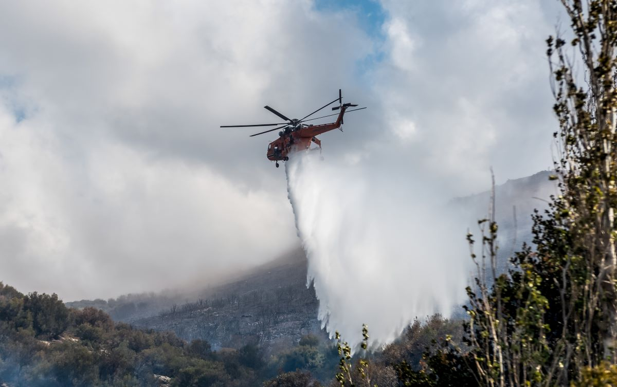 Μετά τις βροχές ξανά φωτιές: Στις φλόγες η Βόρεια Εύβοια - Τριπλό μέτωπο στην Ηλεία