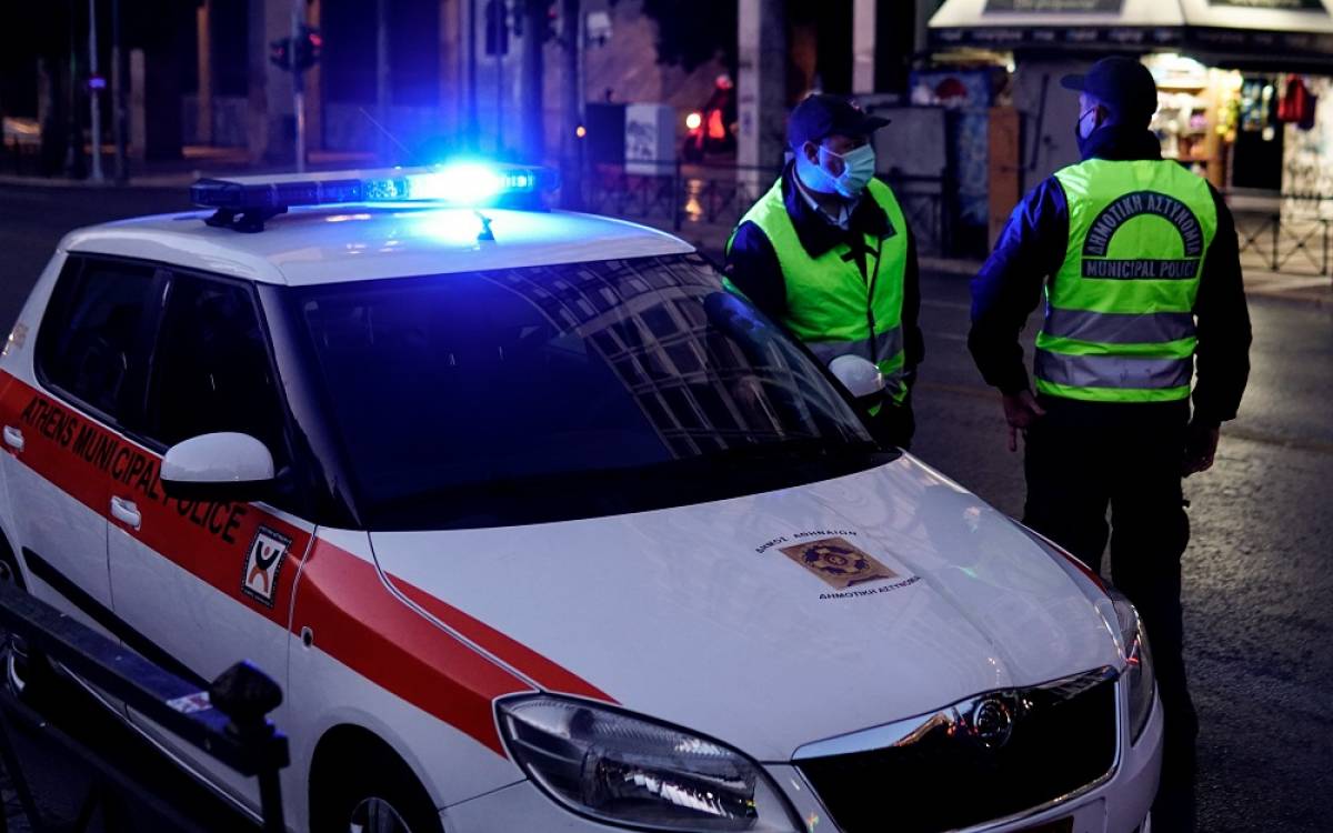Κορονοϊός: Εκατοντάδες πρόστιμα για παραβάσεις των μέτρων του lockdown