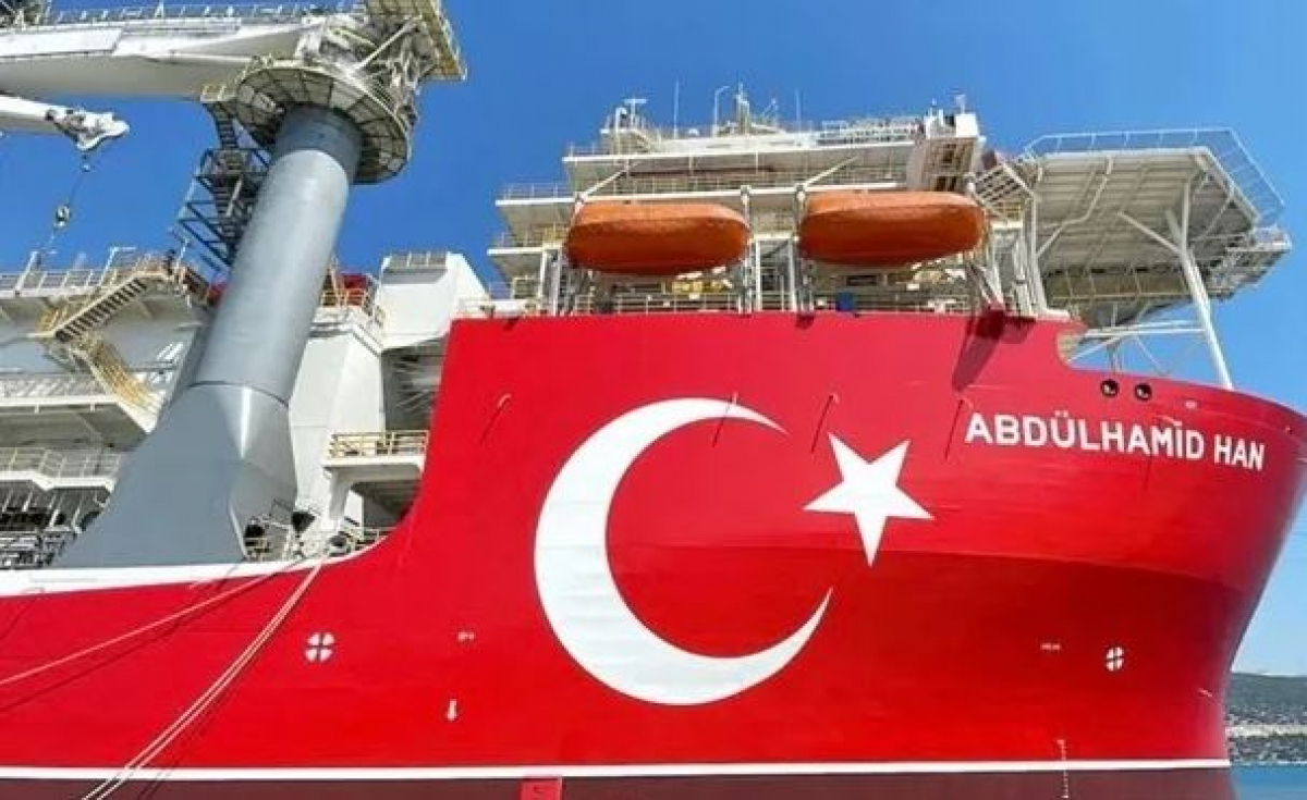 Αμπτουλχαμίντ Χαν: Κανείς να μην δοκιμάσει την αποφασιστικότητα της Τουρκίας, λέει ο Τσελίκ