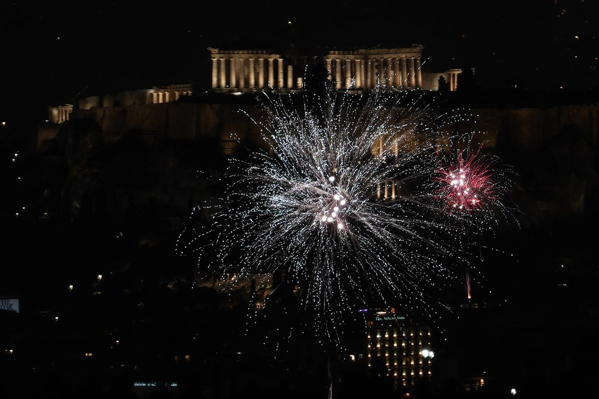 Αθήνα: Η πρωτεύουσα γιόρτασε την έλευση του 2024 - Το μήνυμα από τον Χάρη Δούκα