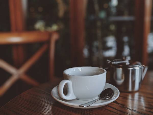 Η γεύση και η μυρωδιά του καφέ δείχνουν κορονοϊό, τα συμπτώματα covid