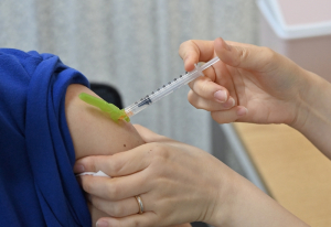 Κορονοϊός: Όποιος δεν είναι εμβολιασμένος αποτελεί υπόστρωμα για μεταλλάξεις, προειδοποιεί ο Ν. Θωμαΐδης