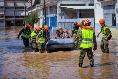 «Φουσκώνει» πάλι ο Πηνειός στη Λάρισα: Μηνύματα 112 για εκκένωση από Αλεξανδρινή και Ελευθέριο