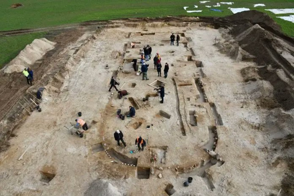 Γερμανία: Αρχαιολόγοι ανακάλυψαν γιγάντια αίθουσα αρχαίου βασιλιά - Φημίζεται για το χρυσό φέρετρό του