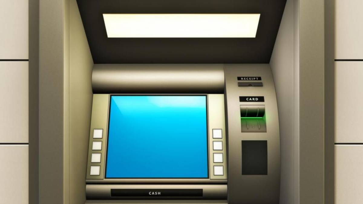 Αυξάνονται από βδομάδα οι αναλήψεις από ΑΤΜ άλλων τραπεζών