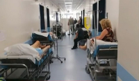 Δραματικές εικόνες στα νοσοκομεία: Πιέζεται το ΕΣΥ - Σε ράντζα ασθενείς με κορονοϊό