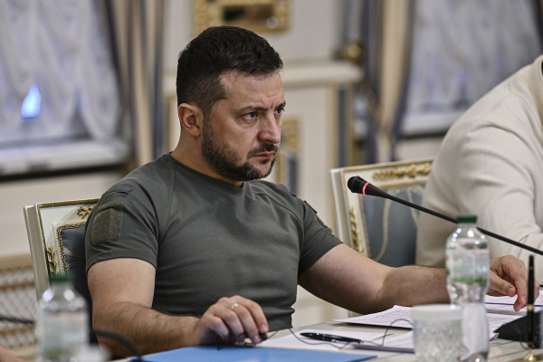 Ζελένσκι: «Η ουκρανική σημαία πρέπει να επιστρέψει στην Κριμαία»