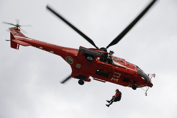 Δελφοί: Η διάσωσης της τουρίστριας από ελικόπτερο της πυροσβεστικής (Βίντεο)