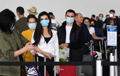 Νέα άρση μέτρων: Τέλος η μάσκα σε αεροπλάνα και αεροδρόμια στην Ε.Ε.