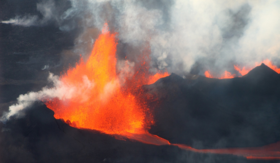 Συγκλονίζουν οι εικόνες από την έκρηξη του ηφαιστείου Στρόμπολι - Δείτε βίντεο drone