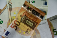 Ο καθαρός κατώτατος μισθός είναι 600 ευρώ - Χαμηλότερος 38 ευρώ από το 2012 που έγιναν οι περικοπές