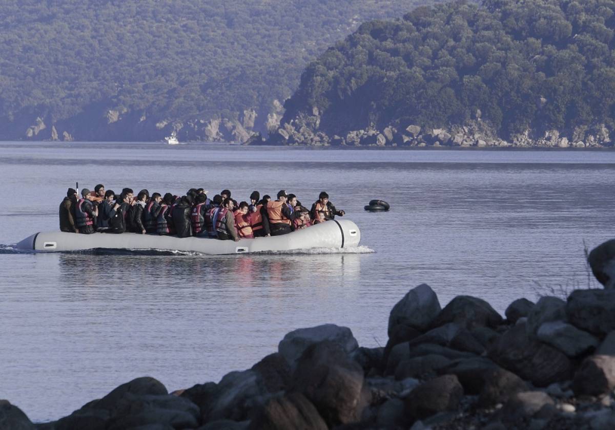 Μετανάστες και πρόσφυγες στα παράλια στέλνει ο Ερντογάν