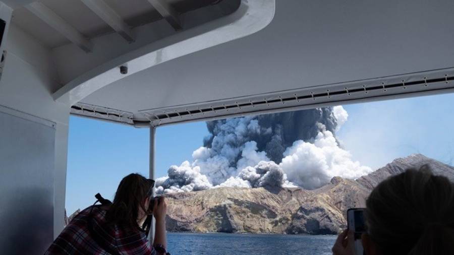 Έκρηξη ηφαιστείου στη Νέα Ζηλανδία: 8 άνθρωποι αγνοούνται