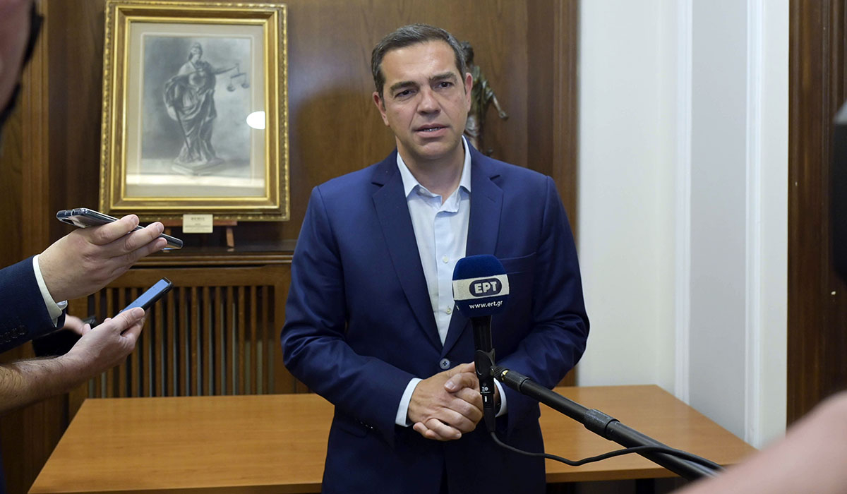 Τσίπρας: Τροπολογία ΣΥΡΙΖΑ για μη πληρωμή της ρήτρας αναπροσαρμογής μέχρι να κριθεί η νομιμότητά της