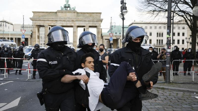 Γερμανία: Επεισόδια έξω από το κοινοβούλιο για να νέα μέτρα κατά του κορονοϊού