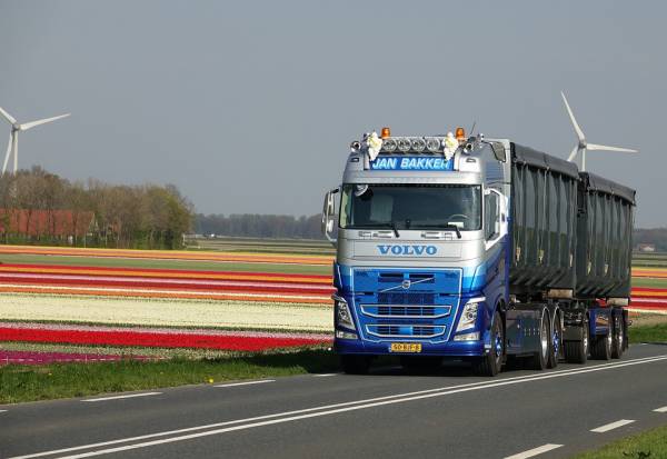 Volvo Trucks: Θα παρουσιάσει πλήρη γκάμα ηλεκτρικών φορτηγών στην Ευρώπη το 2021