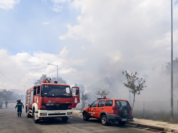 Πυρκαγιά σε εργοστάσιο με λιπάσματα και χημικά στο Καπανδρίτι