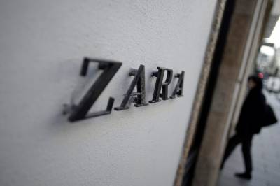 ZARA: Τι θα γίνει με τις ανεκτέλεστες παραγγελίες μετά το πάγωμα του click away