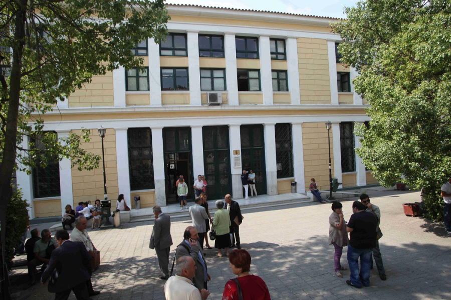 Ελβετικές τράπεζες, Κυπριακές εταιρείες και Ληξιαρχείο Αθηνών - Μια περίεργη υπόθεση που απασχολεί τη Δικαιοσύνη