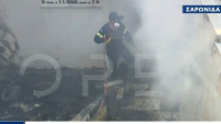 Σαρωνίδα: Συγκλονιστικό βίντεο με τις προσπάθειες πυροσβεστών να σώσουν φλεγόμενο σπίτι