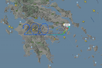 25η Μαρτίου: Αεροσκάφος της Aegean σχημάτισε τον αριθμό 200 πάνω από την Πελοπόννησο