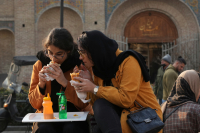 Ιράν: Οι αρχές βάζουν κάμερες για να βρίσκουν τις γυναίκες που δεν φορούν μαντίλα