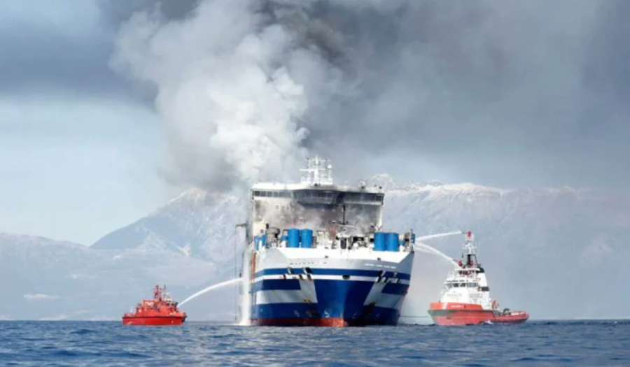 Σουηδία: «Υπό έλεγχο» η φωτιά στο πλοίο με τους 300 επιβαίνοντες