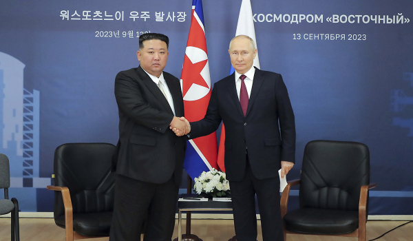 Οι ΗΠΑ ανησυχούν για την αυξανόμενη αμυντική συνεργασία μεταξύ της Β. Κορέας και της Ρωσίας