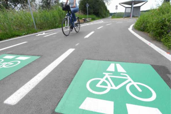 Οι νέοι ποδηλατόδρομοι υψηλών ταχυτήτων κατακτούν τους Ευρωπαίους