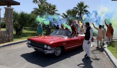 Ηράκλειο: Γάμος αλά… Bollywood - Ινδός μεγιστάνας έφτασε με συλλεκτική Cadillac (Βίντεο)
